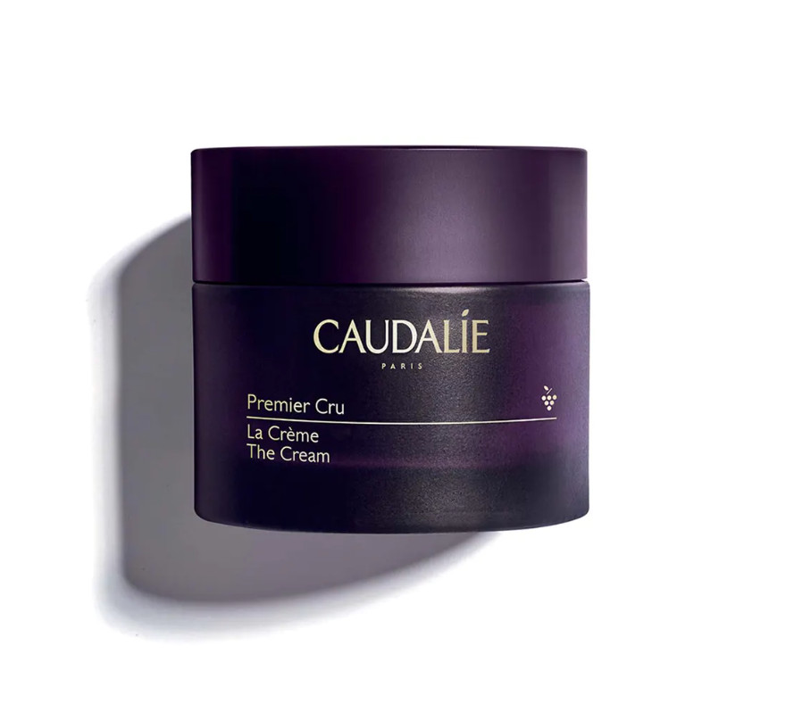 CAUDALIE La Crema Premier Cru  Tipo de piel : Todo tipo de pieles Necesita : Antiedad Global Ingredientes clave : Ácido hialurónico, Viniferina, TET8™ Patented Technology (Caudalie x Harvard Medical School) Textura : Crema Use : Por la manana y por la noche, despues del sérum ¿Qué es? Tratamiento antiedad excepcional, La Crème Premier Cru se refuerza con la tecnología patentada TET8™ para corregir los 8 marcadores de la edad: arrugas marcadas, líneas de expresión, firmeza, volumen, elasticidad, manchas, hidratación, luminosidad. Disponible en formato con recarga.