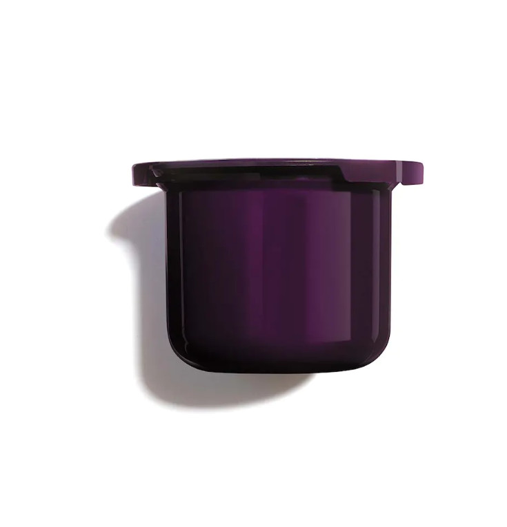 CAUDALIE La Crema - recarga Premier Cru Tipo de piel : Todo tipo de pieles Necesita : Antiedad Global Ingredientes clave : Viniferina, TET8™ Patented Technology (Caudalie x Harvard Medical School) Textura : Crema Use : Por la manana y por la noche, despues del sérum ¿Qué es? Las recargas Premier Cru solo son compatibles con las nuevas cremas Premier Cru. Las recargas no se pueden volver a cerrar y son de un solo uso: están diseñadas para ser utilizadas únicamente con el envase recargable. Caudalie se compromete a aliar belleza con eco-responsabilidad. Las cápsulas permiten recargar el tarro de La Crema Premier Cru muy fácilmente. Tratamiento antiedad excepcional, La Crème Premier Cru se refuerza con la tecnología patentada TET8™ para corregir los 8 marcadores de la edad: Arrugas marcadas, líneas de expresión, firmeza, volumen, elasticidad, manchas, hidratación, luminosidad.