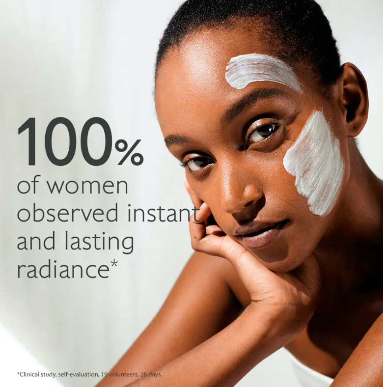 CAUDALIE Mascarilla Peeling Glicólico Vinoperfect Tipo de piel : Todo tipo de pieles Necesita : Resplandor, Antimanchas Ingredientes clave : Viniferina, Ácido Glicólico, AHAs Textura : Mascarilla Use : dos veces a la semana ¿Qué es? La Mascarilla Peeling Glicólico Vinoperfect está pensada para todas las mujeres que desean lucir una piel radiante. En un solo gesto, elimina las células muertas, afina la textura de la piel y unifica el cutis para proporcionar un resplandor intenso en tan solo 10 minutos. No es adecuada para las pieles sensibles.