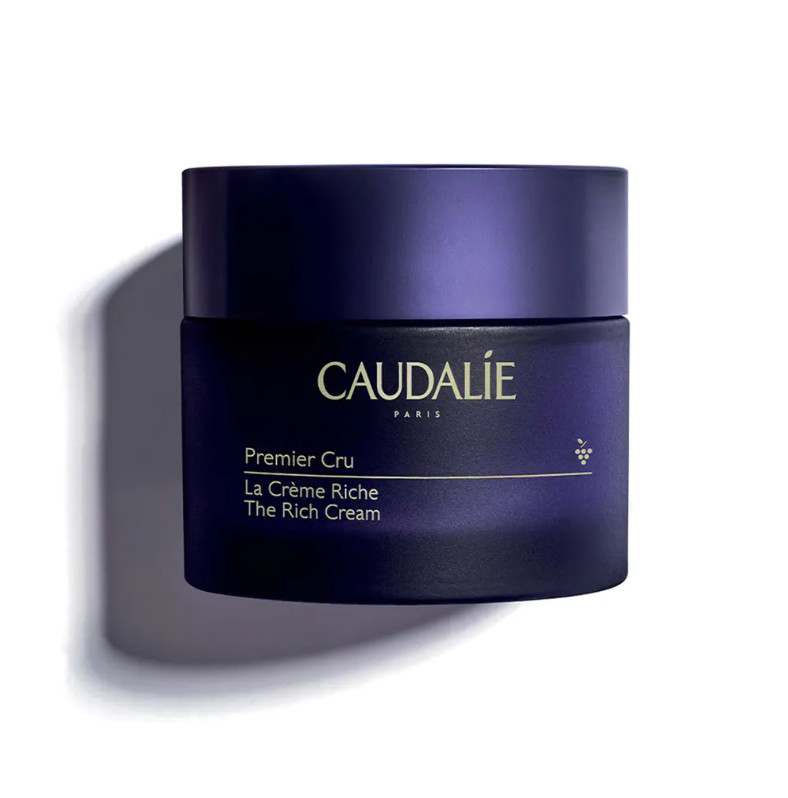 CAUDALIE La Crema Riche Premier Cru Tipo de piel : Piel seca Necesita : Antiedad Global Ingredientes clave : Ácido hialurónico, Viniferina, TET8™ Patented Technology (Caudalie x Harvard Medical School) Textura : Crema rica Use : Por la manana y por la noche, despues del sérum ¿Qué es? Tratamiento antiedad excepcional, La Crema Riche Premier Cru se refuerza con la tecnología patentada TET8™ para corregir los 8 marcadores de la edad: Arrugas marcadas, líneas de expresión, firmeza, volumen, elasticidad, manchas, hidratación, luminosidad. Su textura rica, enriquecida con bioceramidas relipidantes, proporciona confort e hidratación a las pieles más secas y sensibles. Disponible en formato con recarga.