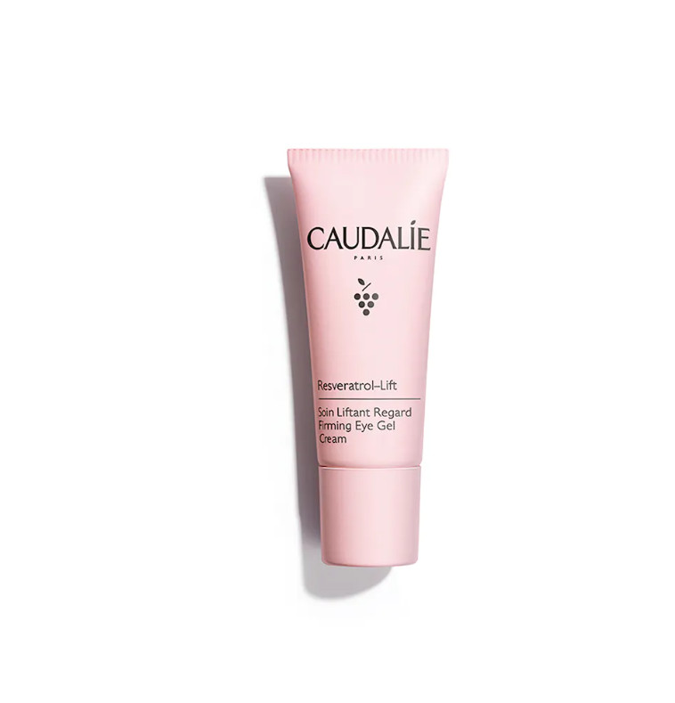 CAULADIE Tratamiento Lifting Ojos Resveratrol-lift Tipo de piel : Ojos Necesita : Tensor Ingredientes clave : Ácido hialurónico, Resveratrol, Booster de Colágeno Vegano Textura : Gel-crema Use : Día y noche ¿Qué es? Gracias a su asociación patentada de Resveratrol, ácido hialurónico y booster de colágeno vegano, el Tratamiento Lifting Ojos reduce las ojeras, las bolsas y alisa los párpados. Enriquecido con extracto de quinoa, su fórmula ayuda a luchar contra los signos de fatiga: la mirada parece más joven y descansada.