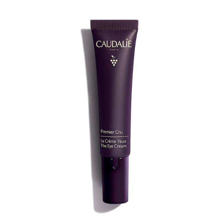 Tipo de piel : Todo tipo de pieles Necesita : Antiedad Global Ingredientes clave : Viniferina, Mezcla de nácares, TET8™ Patented Technology (Caudalie x Harvard Medical School) Textura : Crema Use : Mañana y tarde, todos los días ¿Qué es? Reforzado con la tecnología TET8™, El Contorno de Ojos Premier Cru ilumina la mirada y corrige los 8 marcadores de la edad: Patas de gallo, bolsas, arrugas de los labios, líneas de expresión, ojeras, nutrición, hidratación, luminosidad. Su cánula masajeadora descongestiona, alisa y reduce las bolsas para rejuvenecer visiblemente la mirada.